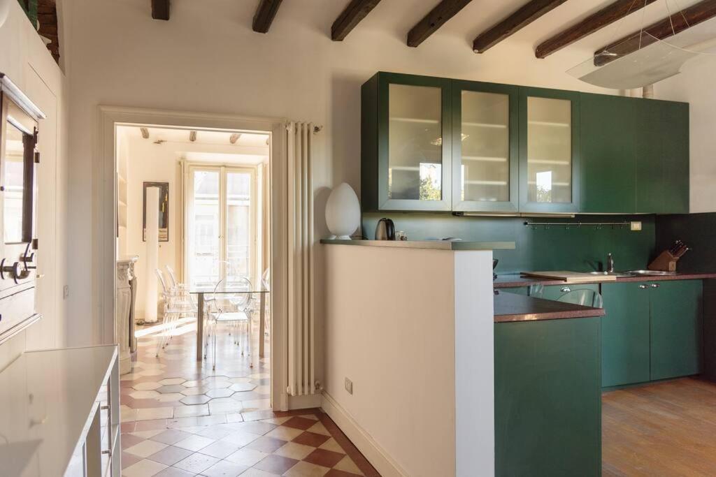 Apartment Youhosty - Nerino 10 Milan