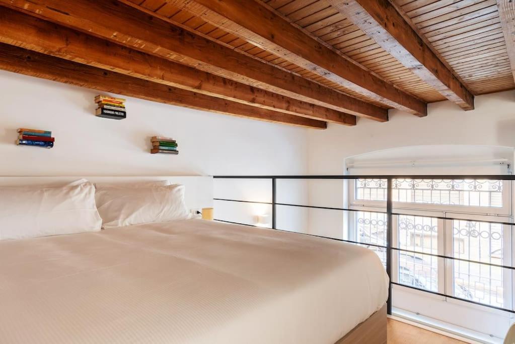 Serena's Blue In Dergano Milan