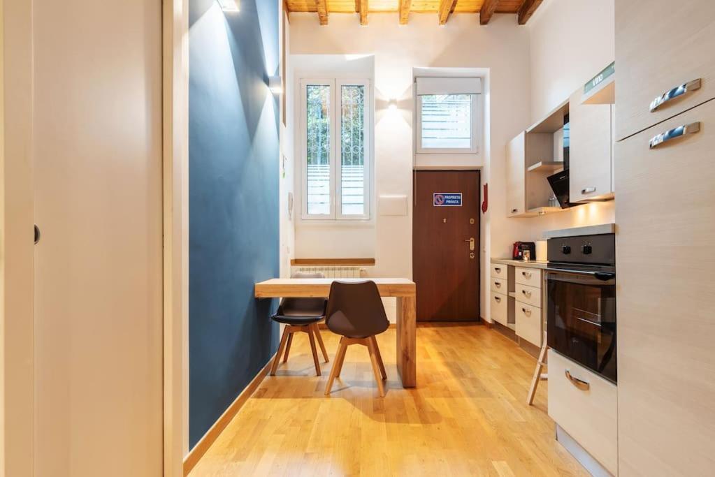 Serena's Blue In Dergano Milan