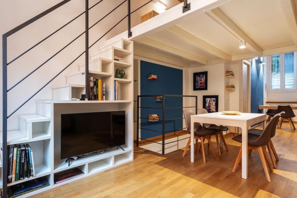 Apartment Serena's Blue In Dergano