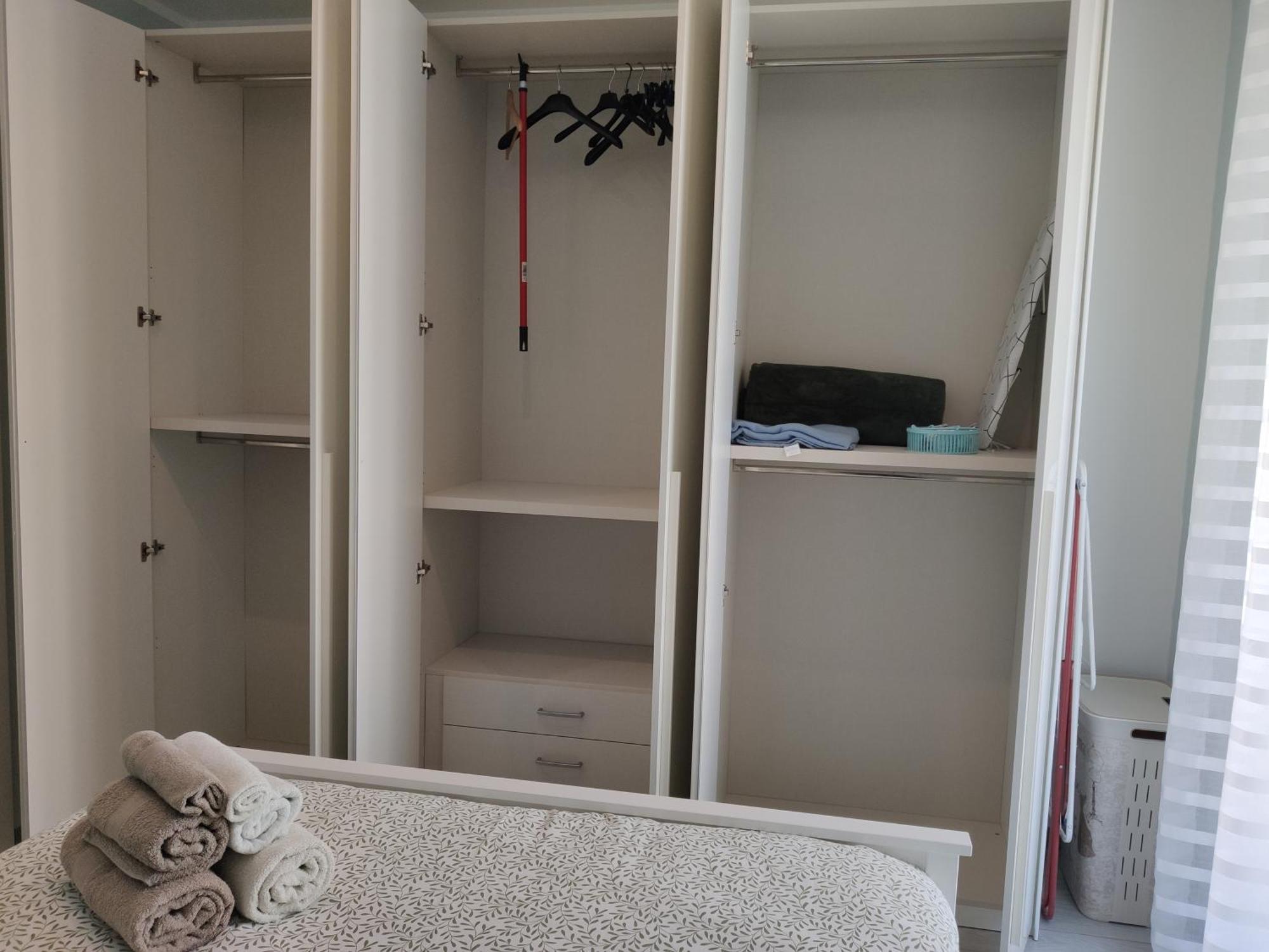 Apartment Matthias - - Modern And Cozy Flat, Close To The Metro - 10min From Station *