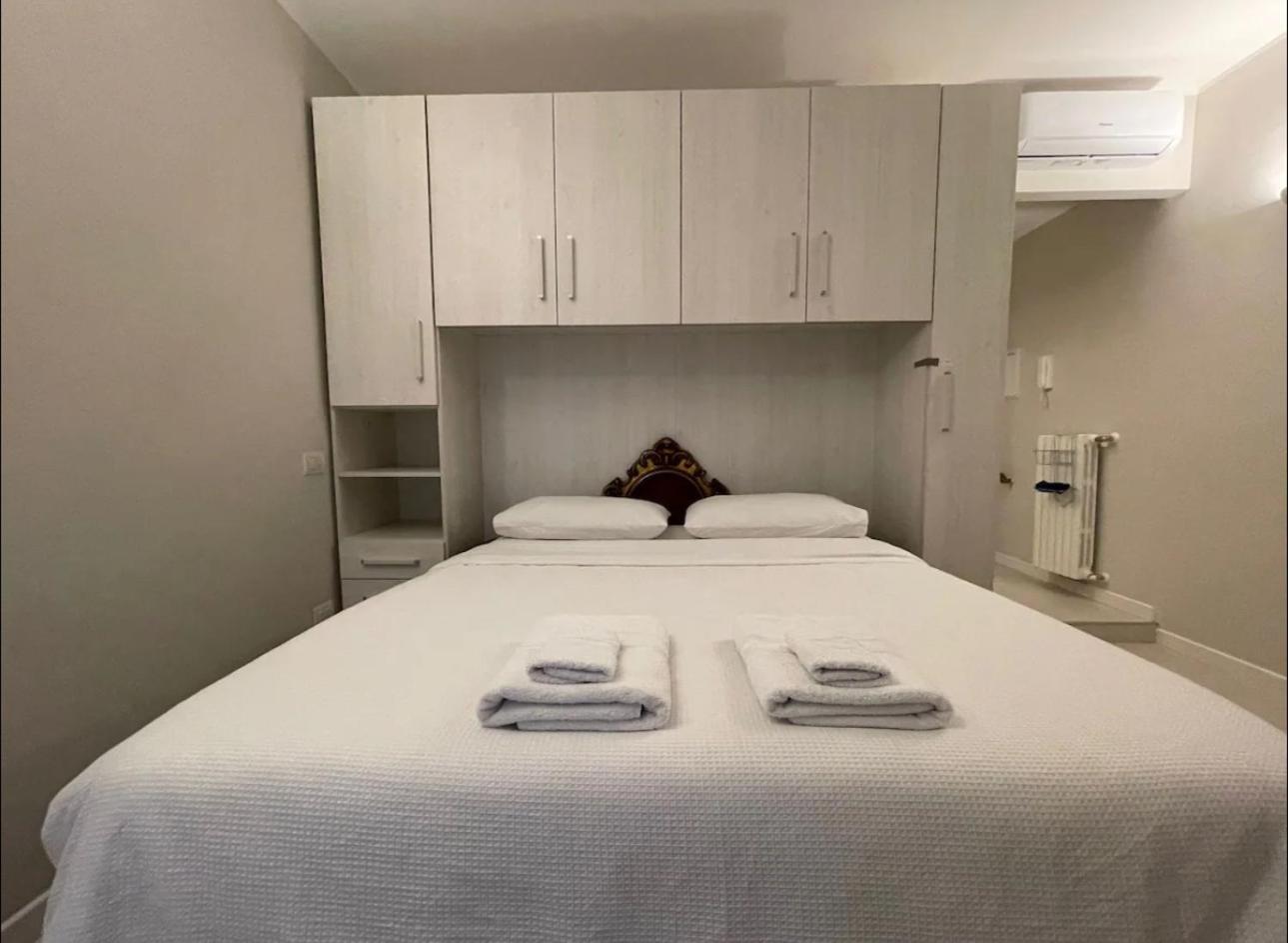 Regina In Sky Santa Giulia - Sky Tv, Wifi E Breakfast Box Apartamento *