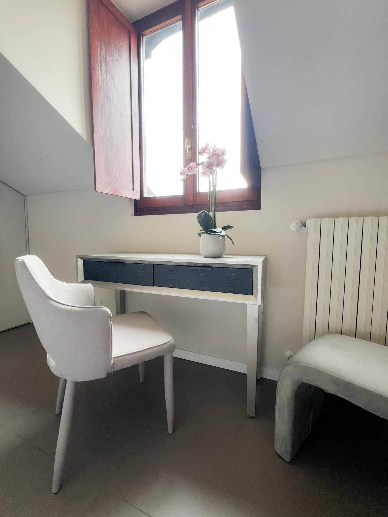 Apartment Comecasa 10 Minutes Walk From Duomo 2 Bedroom