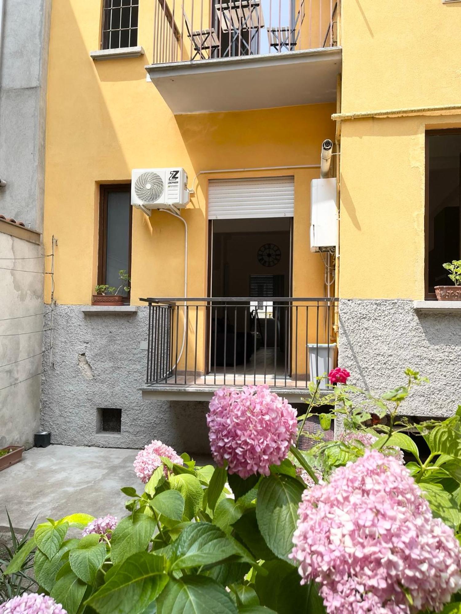 Apartment Ampio Bilocale Zona Navigli Milan