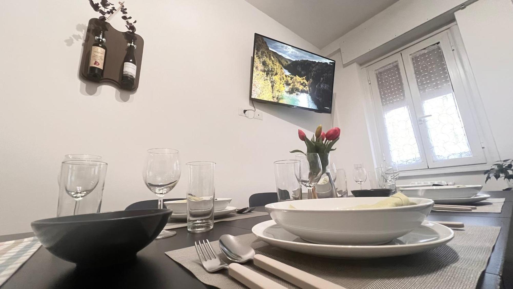 Apartment New And Elegant On The Navigli Netflix E Milan