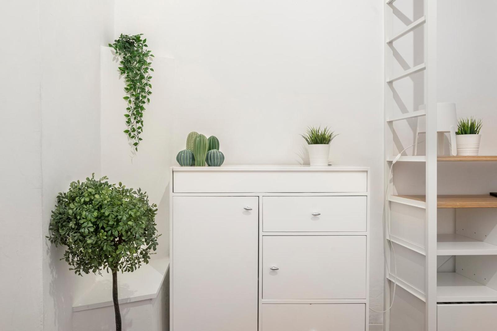 New! Lovely & Friendly In Center B