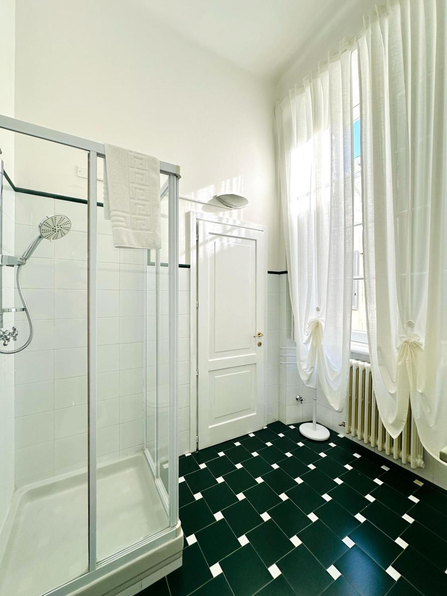 Nerino House, Elegante E Tranquillo A 5 Minuti Dal Duomo Apartment Milan