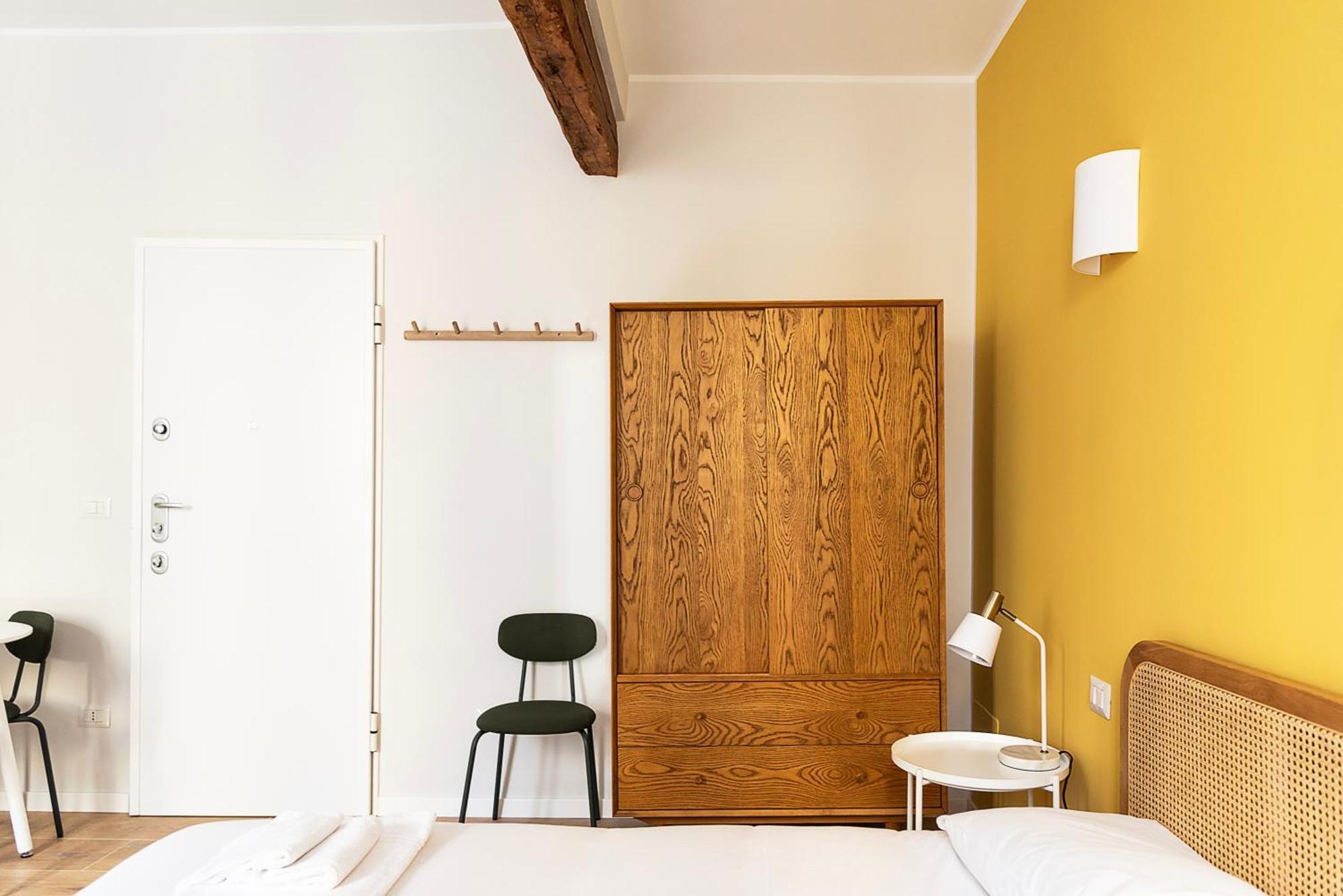 Apartment Youhosty - Ticinese 2 *