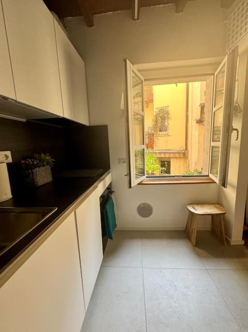 Apartamento Splendido Bilocale In Via Madonnina, Zona Brera Milão