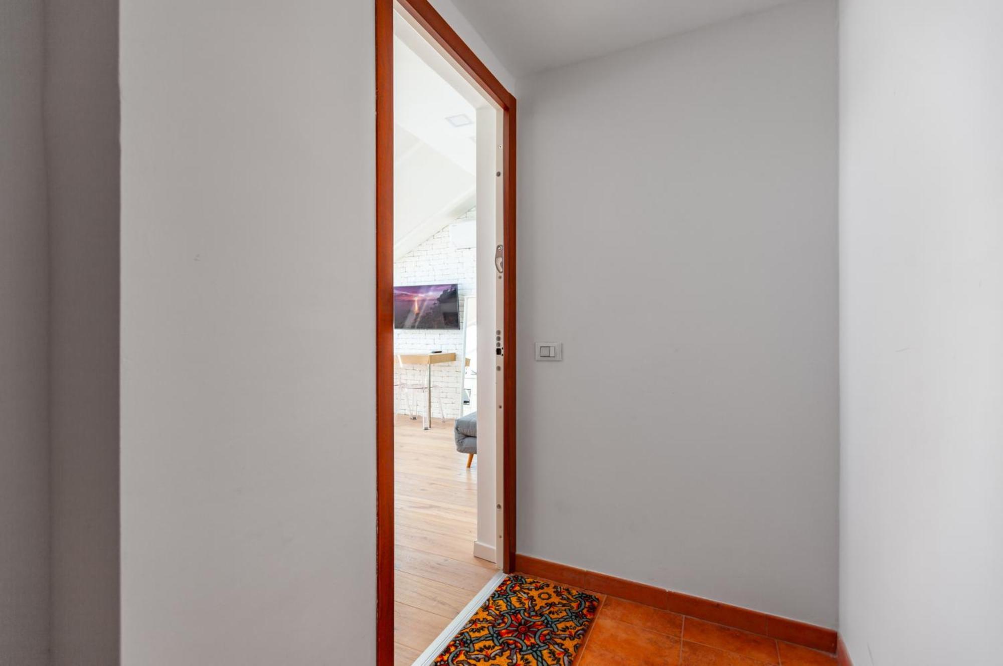 City Life - Modern Nearby M5 Domodossola Apartment