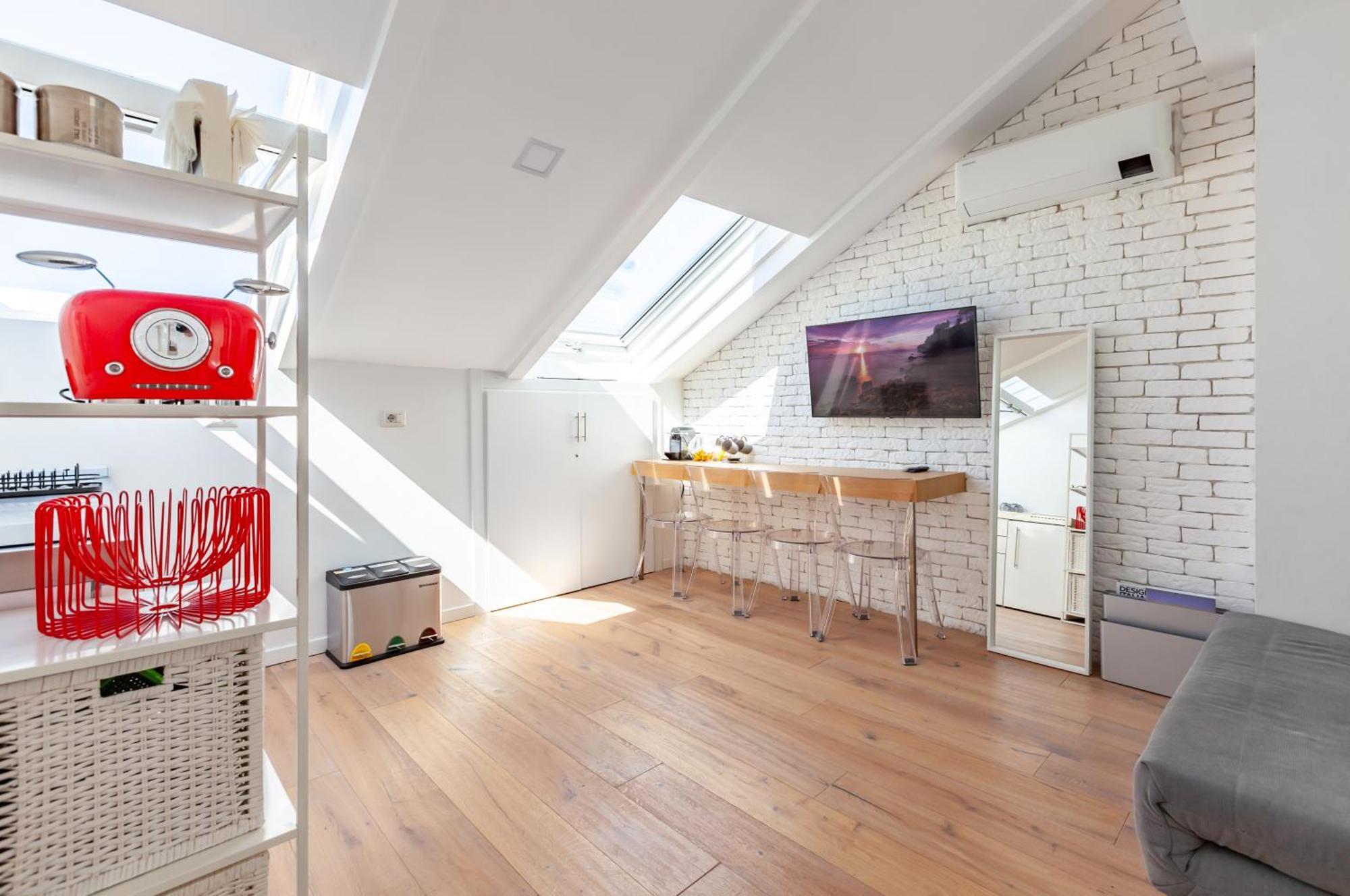 Apartment City Life - Modern Nearby M5 Domodossola *