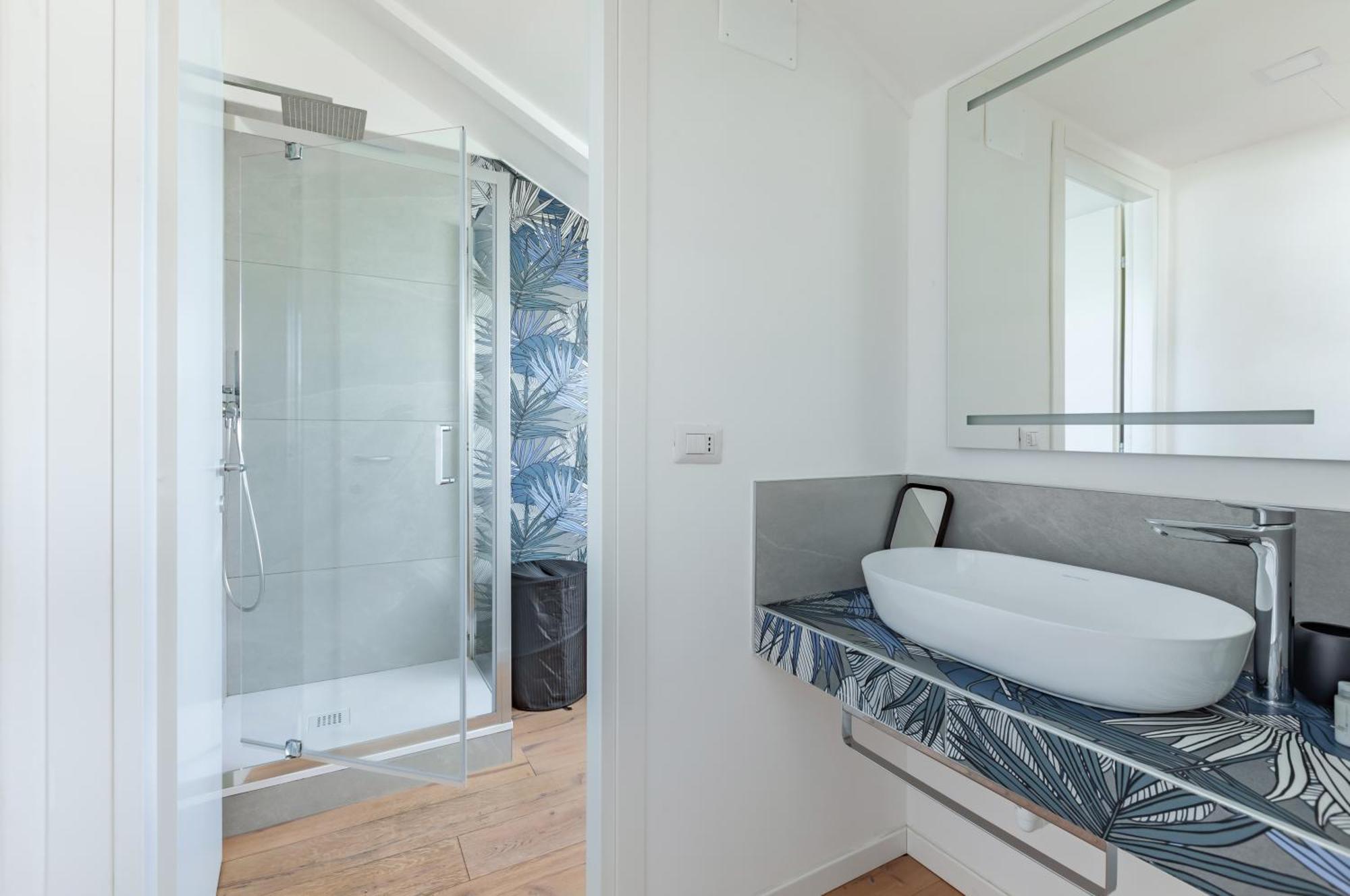 City Life - Modern Nearby M5 Domodossola Apartment Milan