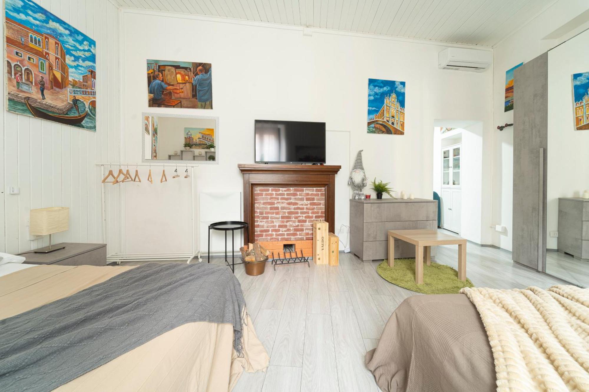 Apartment Art Design - Center