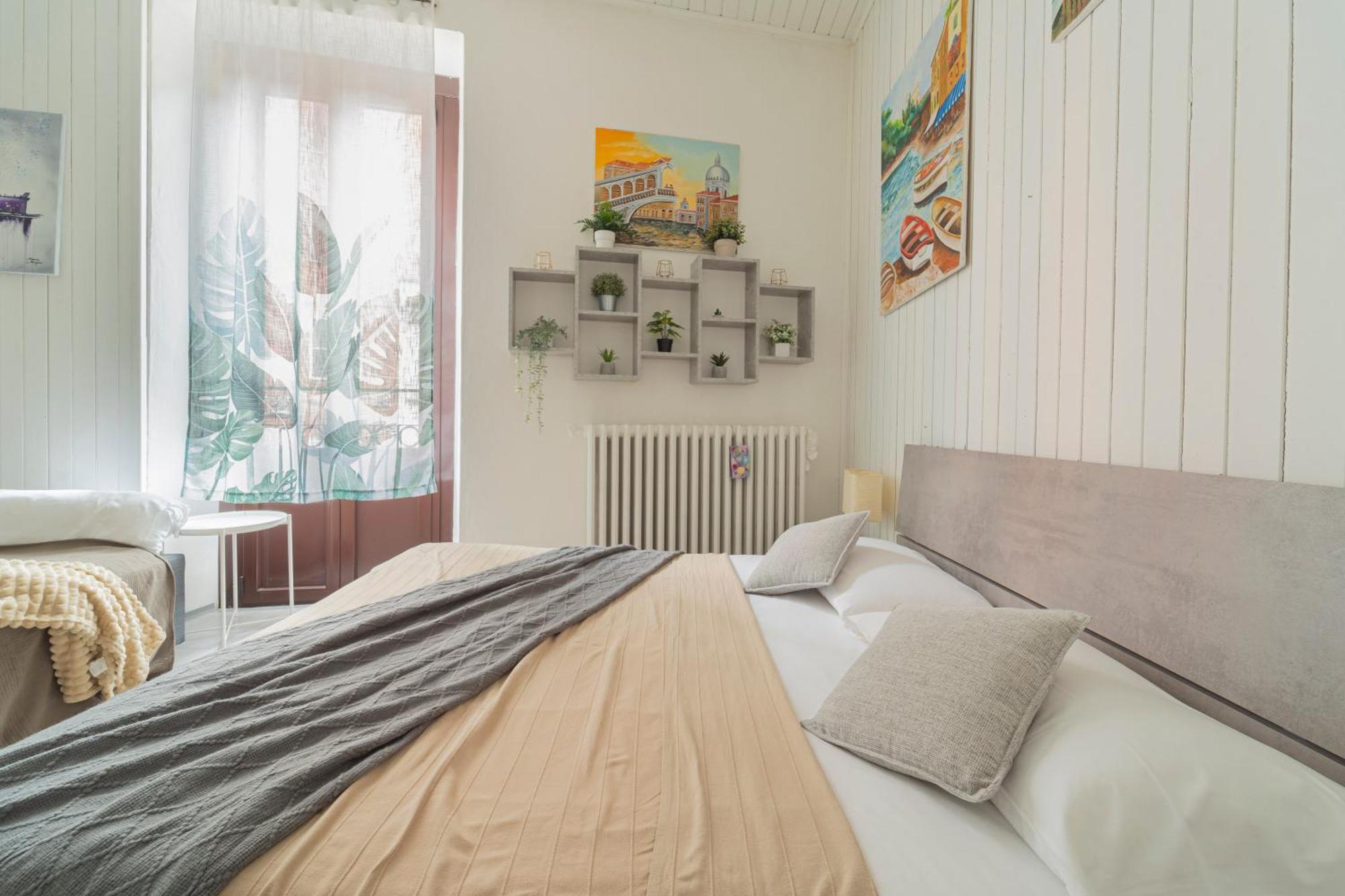 Apartment Art Design - Center *
