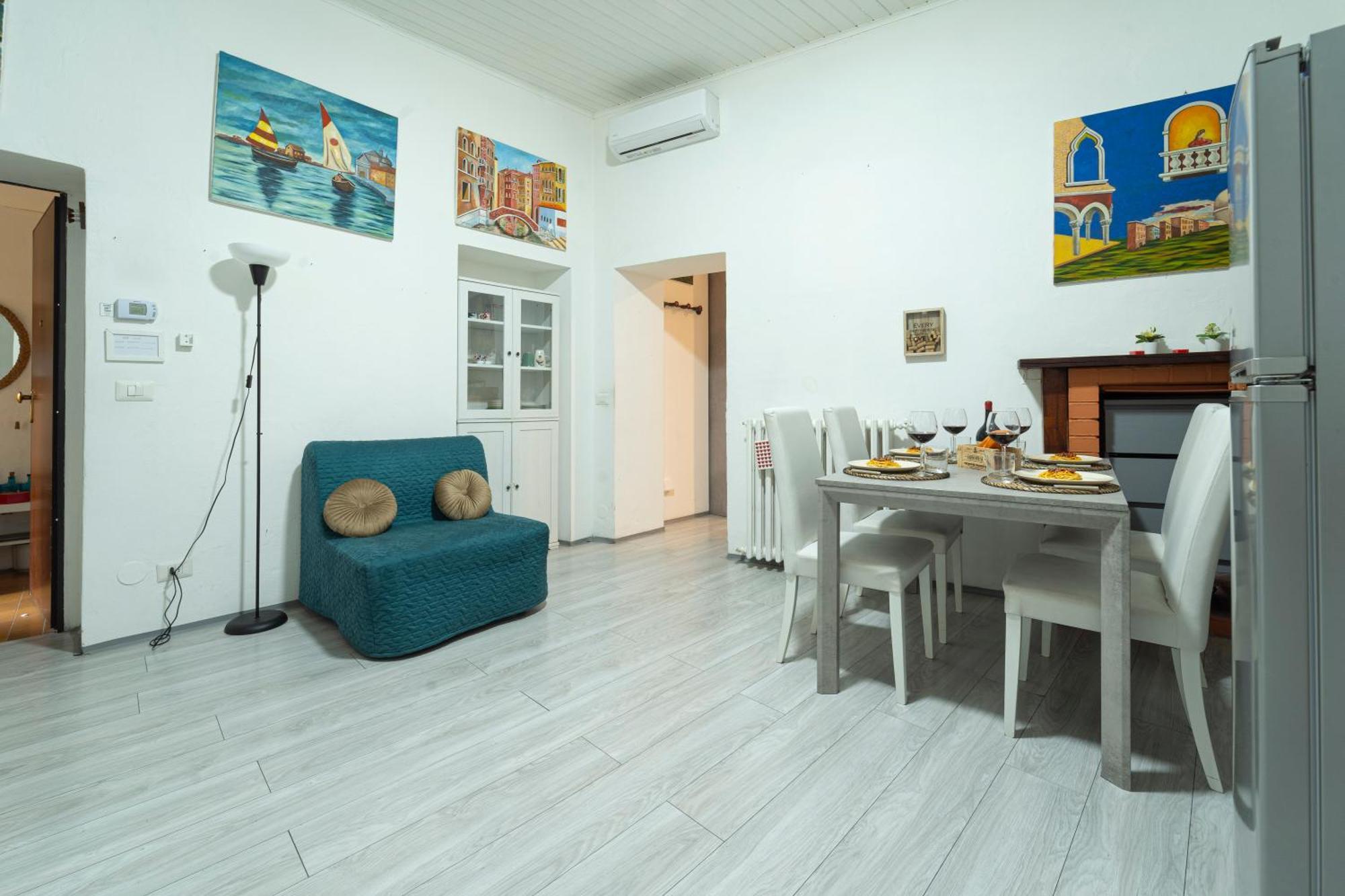 Apartment Art Design - Center *