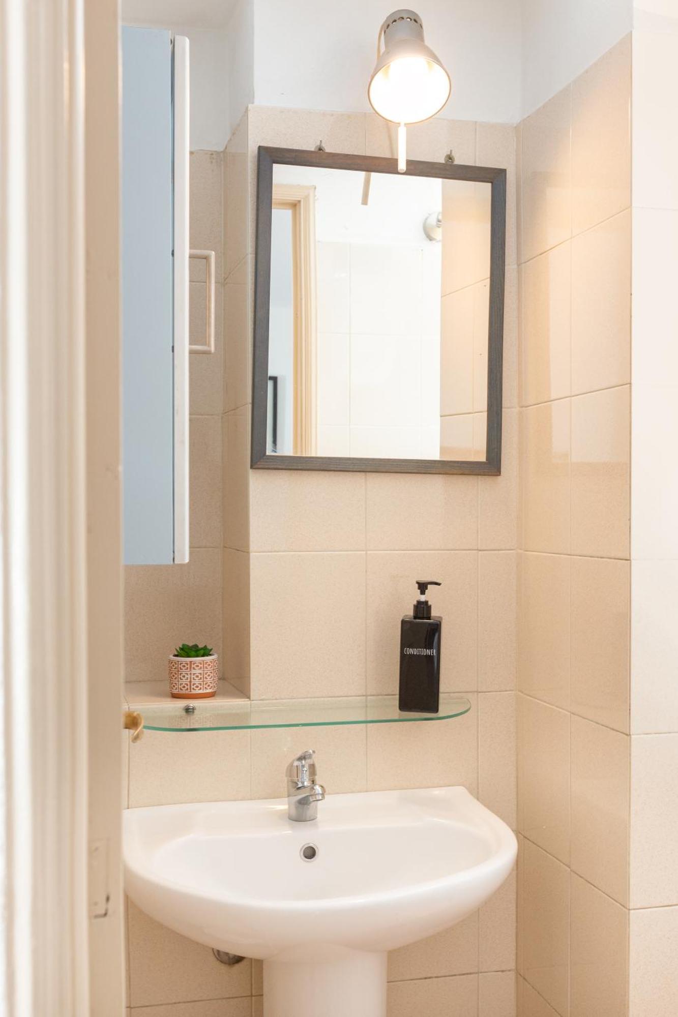 Apartment Cream Little - M1 - Center