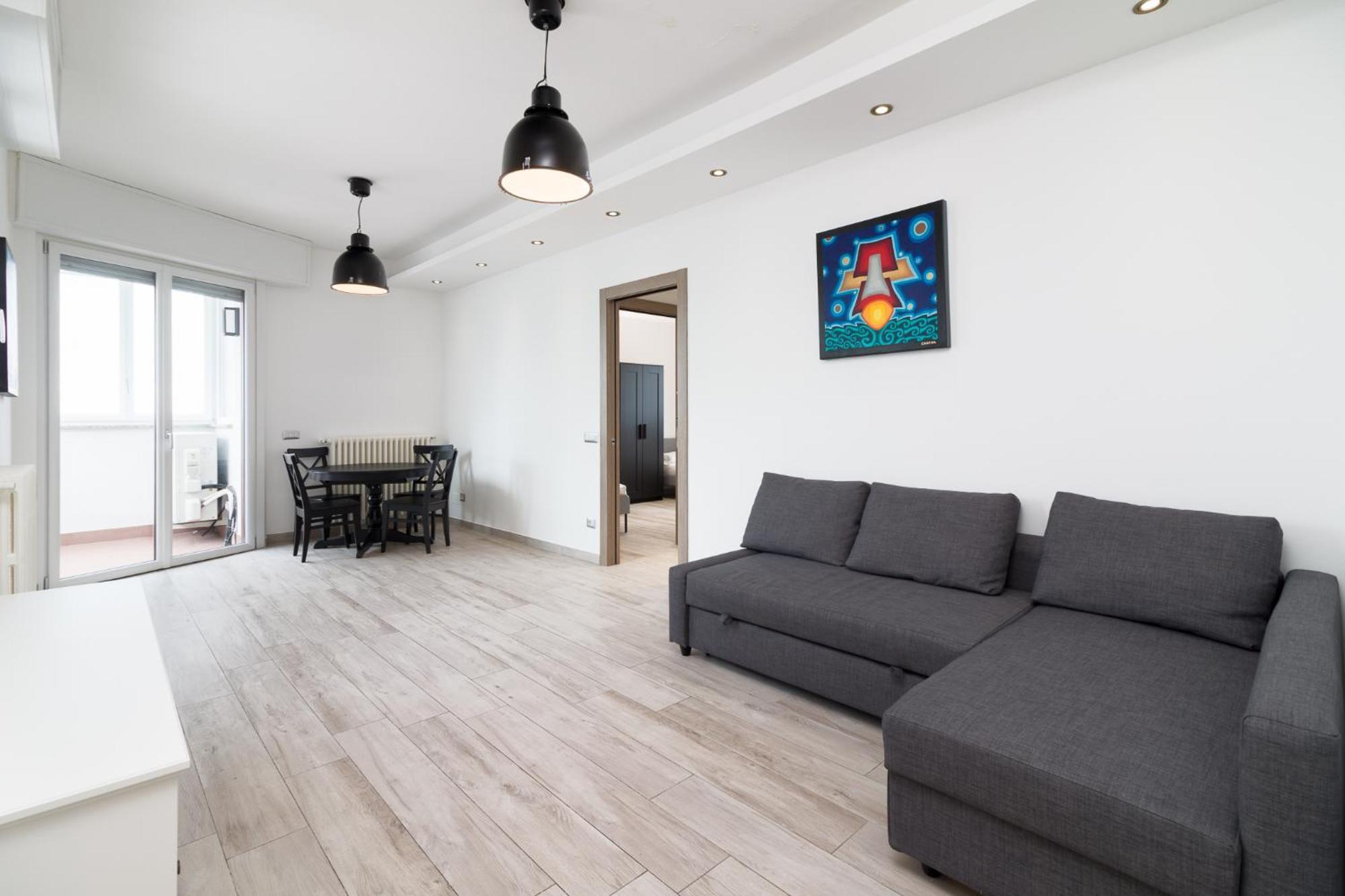Apartment Nuovissimo Attico 17esimo Piano, 10 Posti Letto Milan