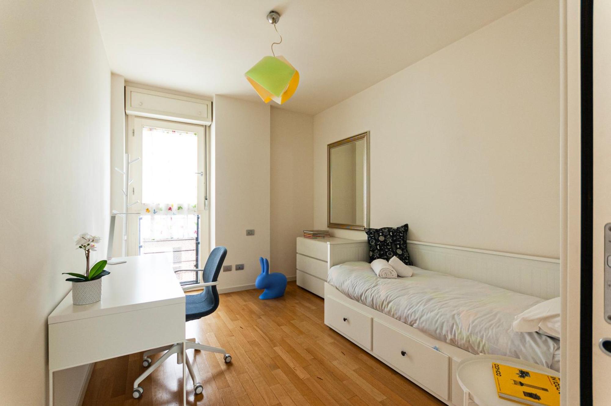Youhosty - Savona 122 *