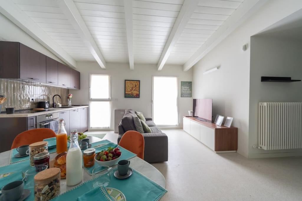 Apartment Castaldi Charming Suite-hosted By Sweetstay Milan
