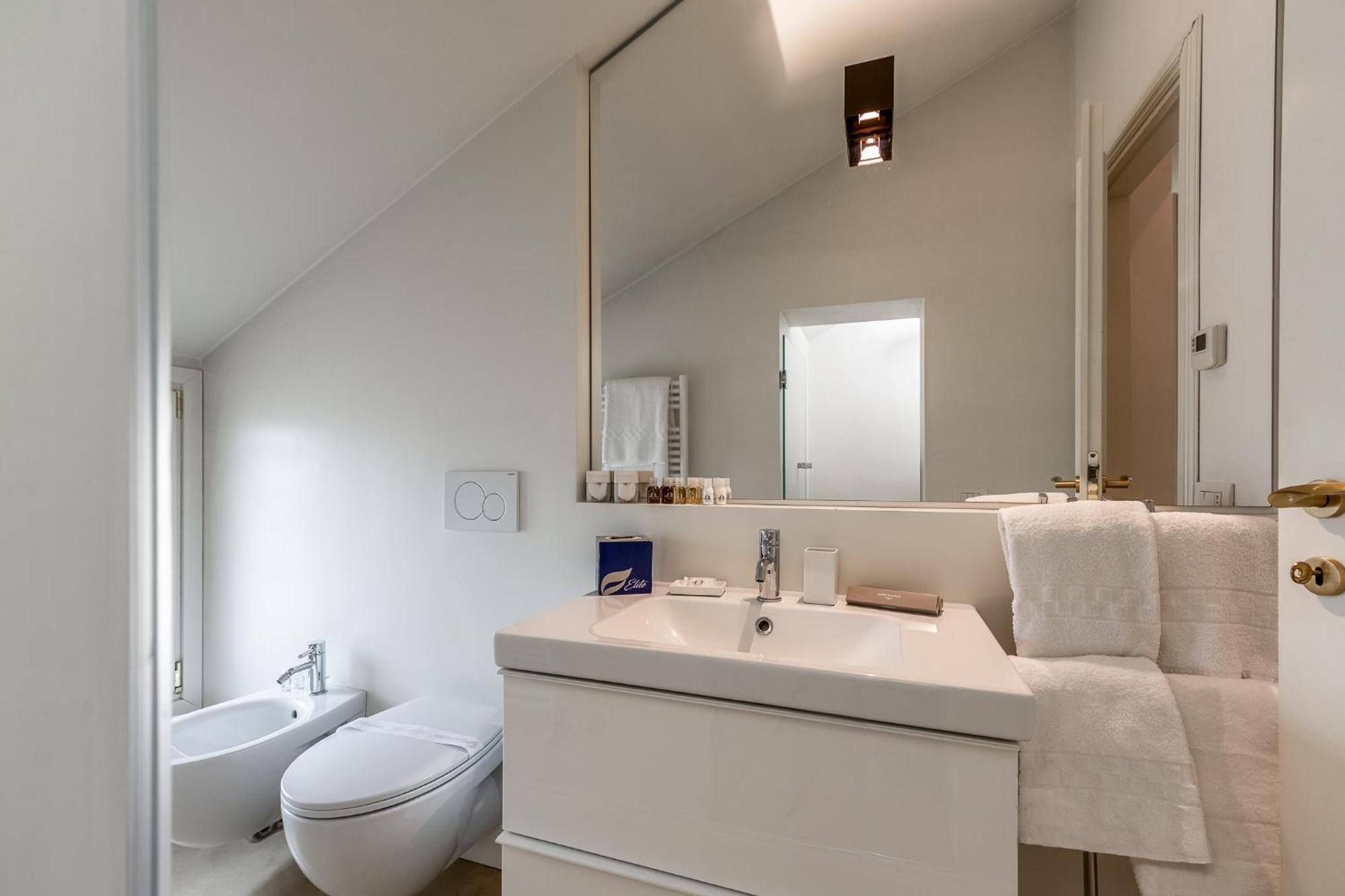 Apartment Allegroitalia Penthouse Montenapoleone *