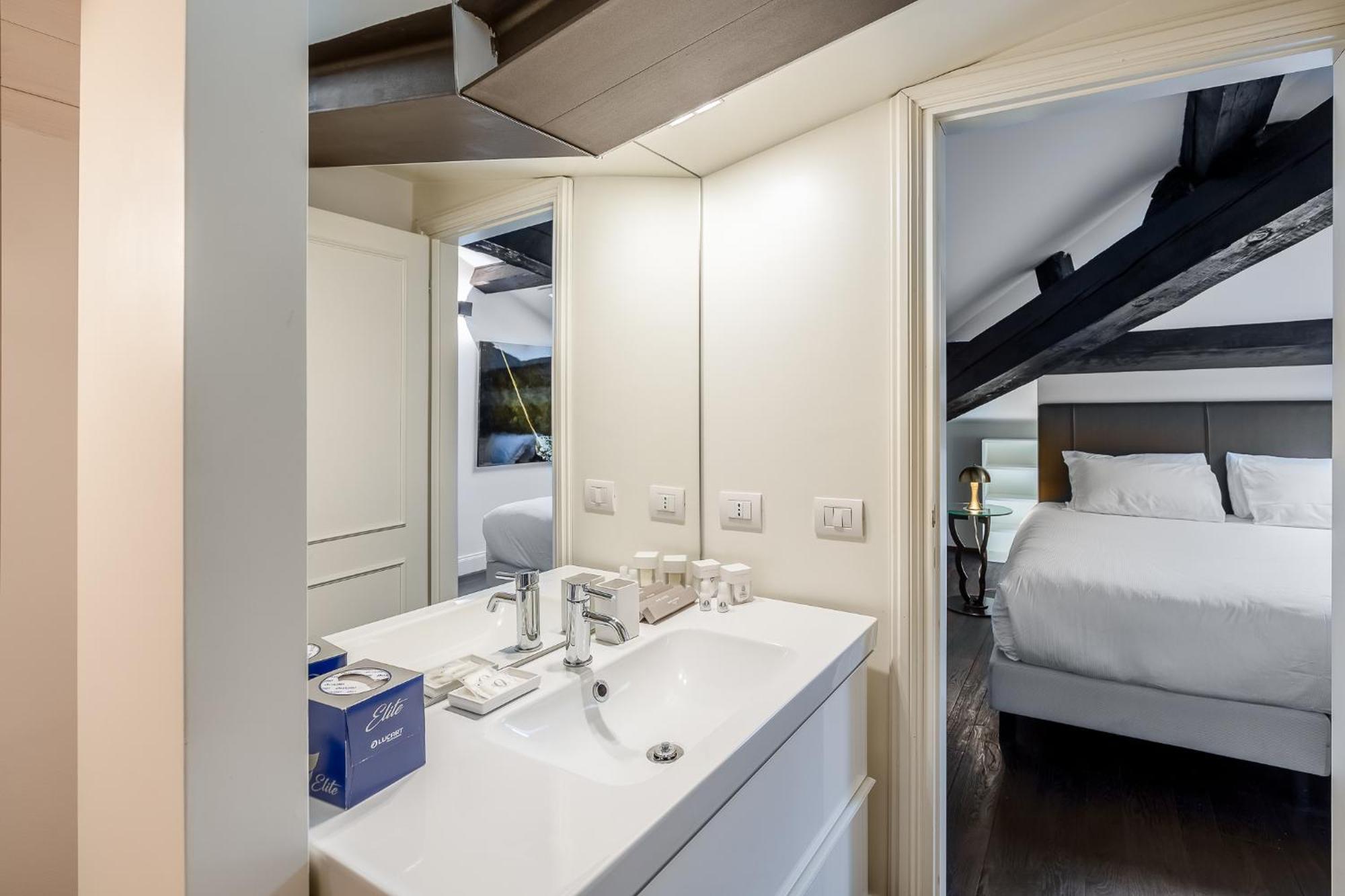Apartment Allegroitalia Penthouse Montenapoleone *