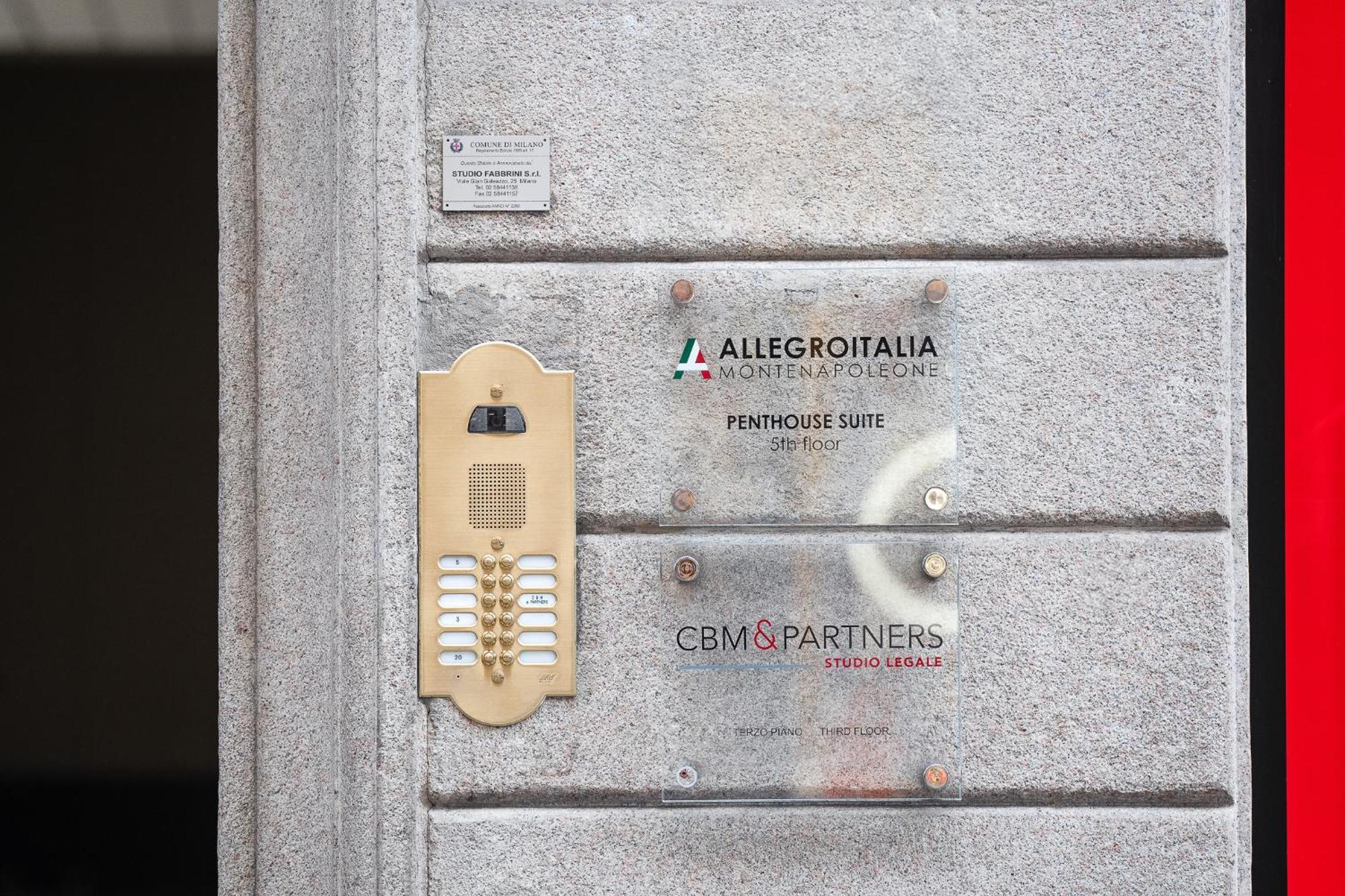 Allegroitalia Penthouse Montenapoleone Apartment
