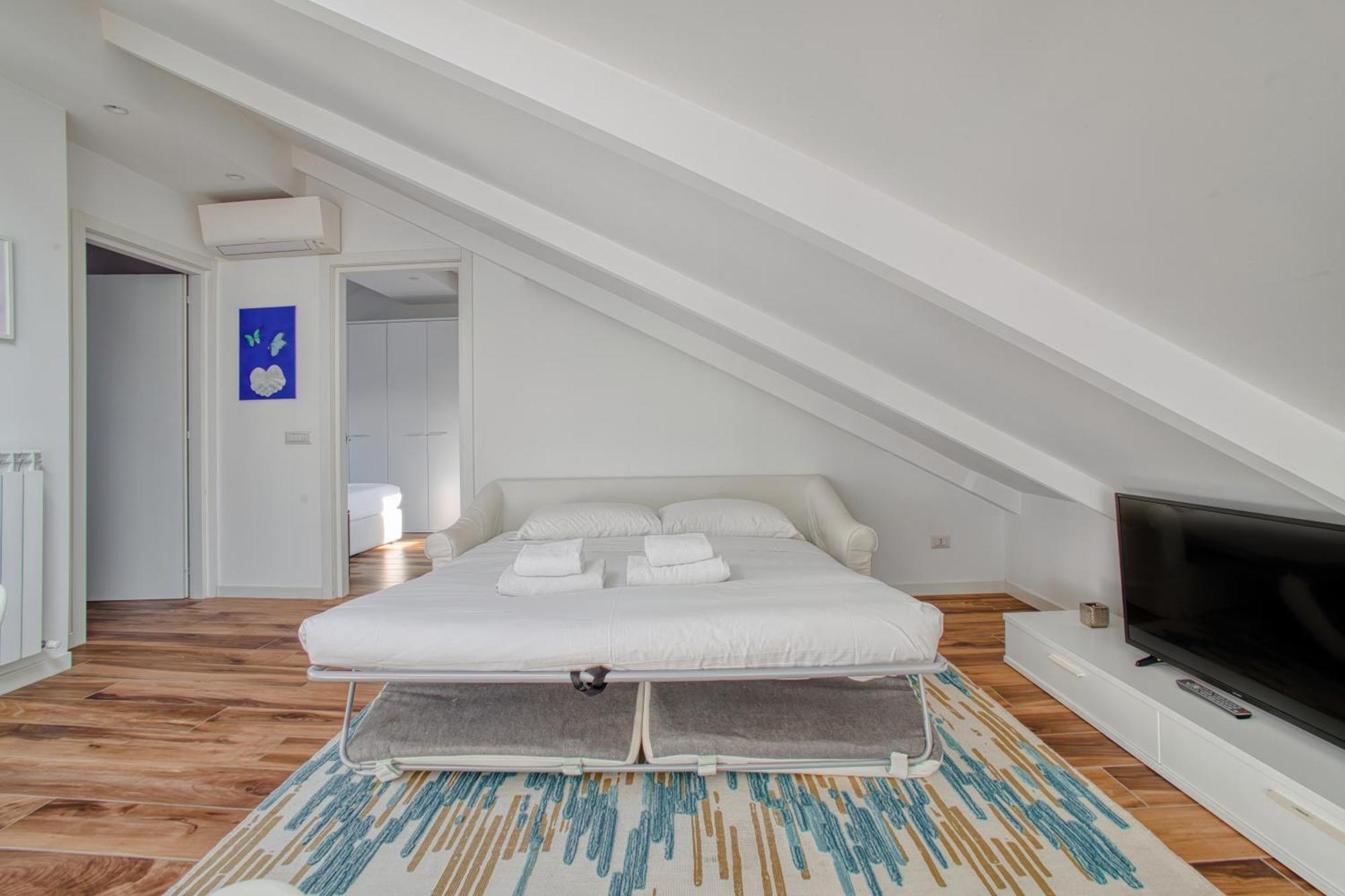 Apartment Stunning Penthouse With Balcony - Porta Venezia Milan