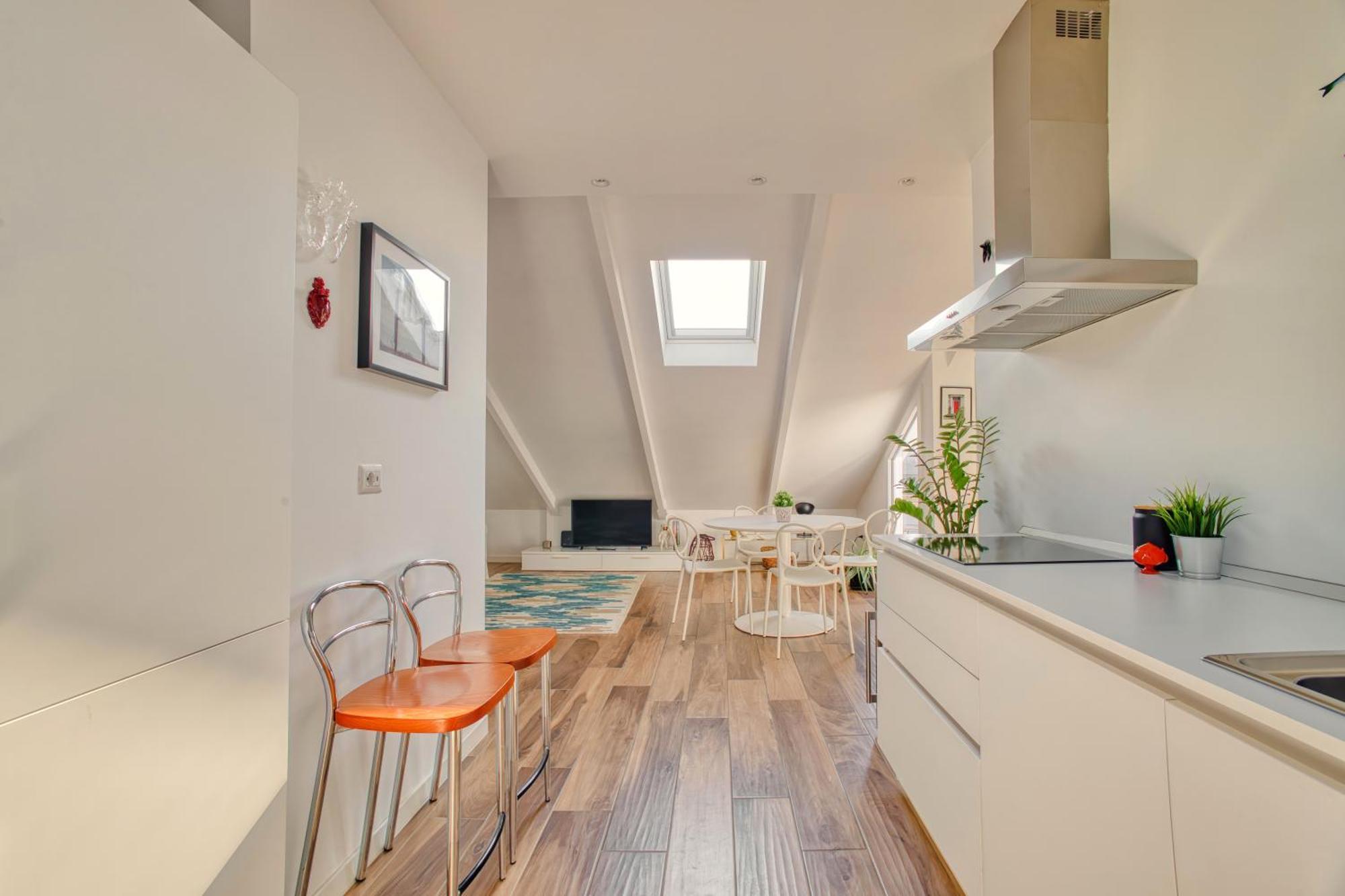 Stunning Penthouse With Balcony - Porta Venezia Apartment Milan