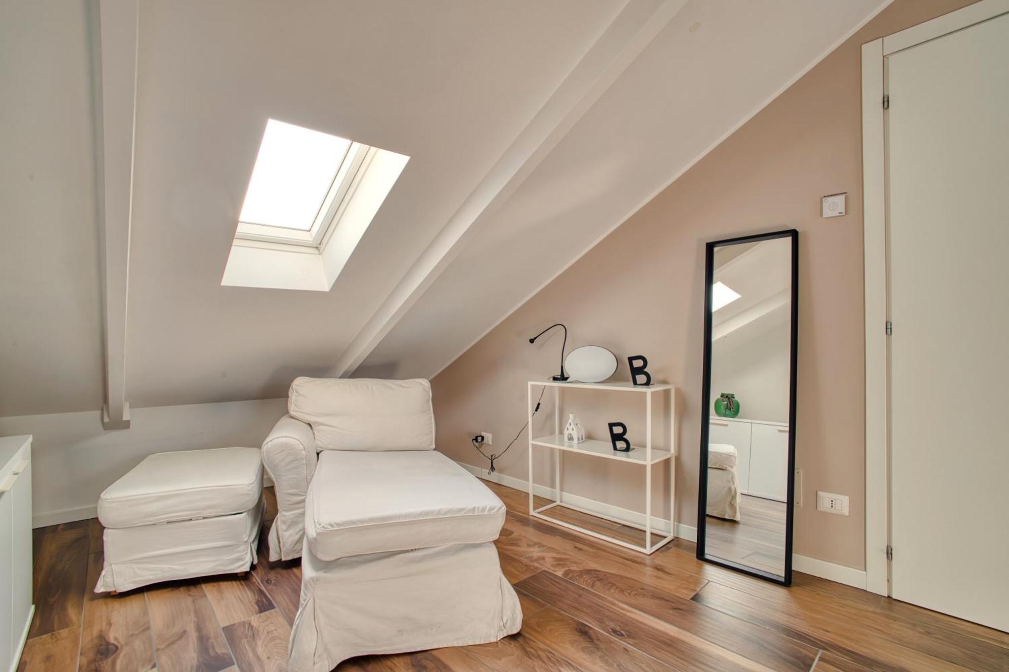 Stunning Penthouse With Balcony - Porta Venezia Apartment Milan