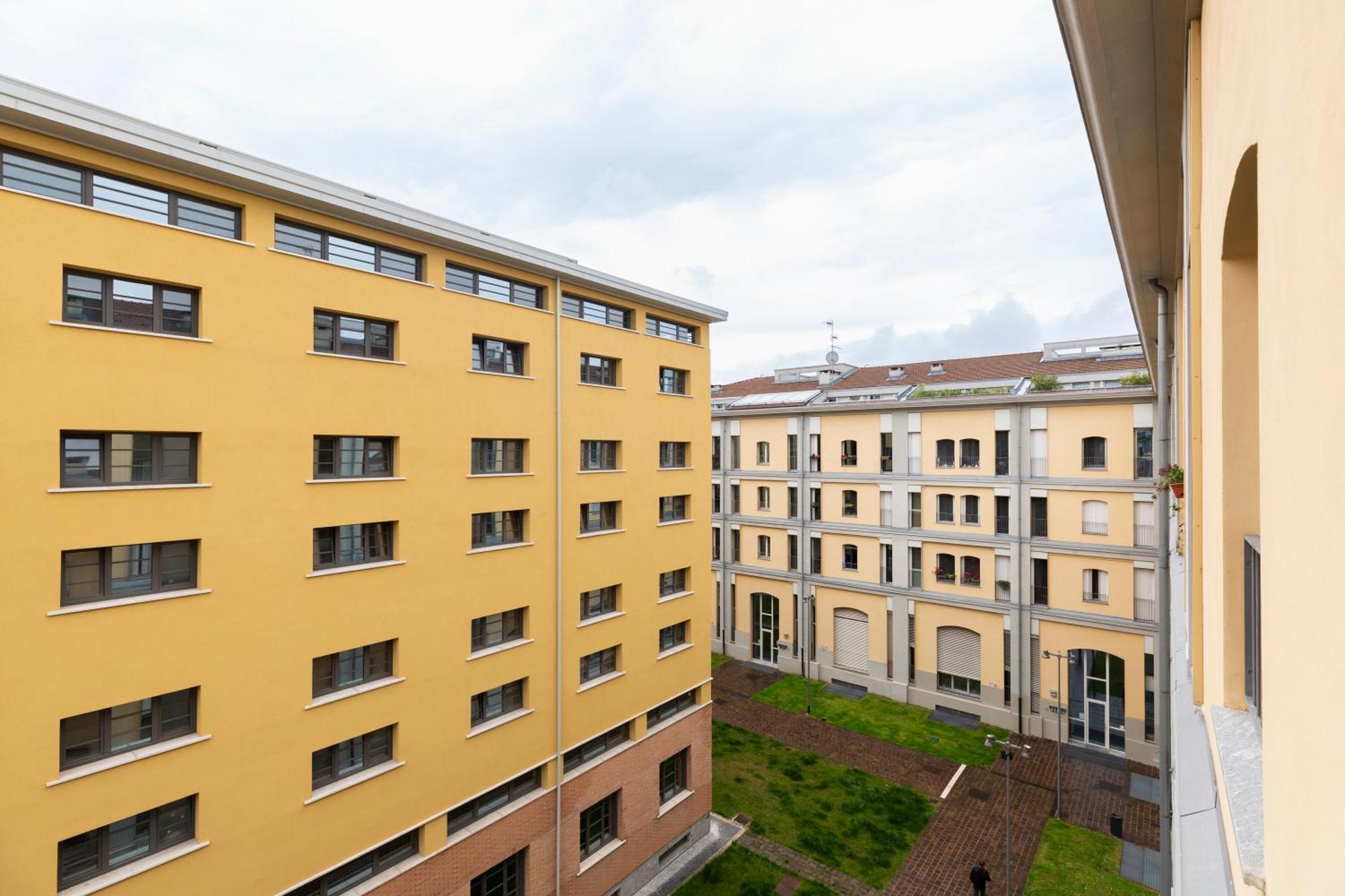 Suzzani 96 - Bicocca Area Apartment *