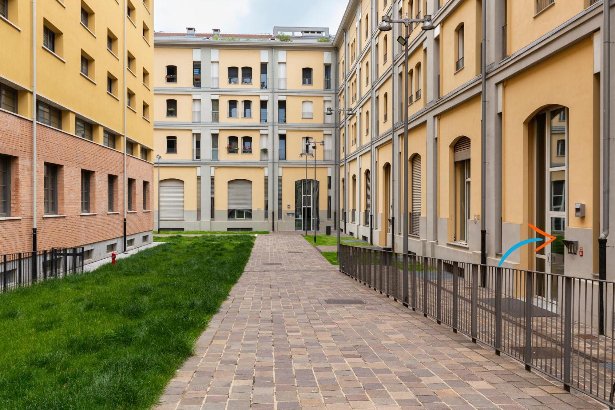 Suzzani 96 - Bicocca Area Apartment *