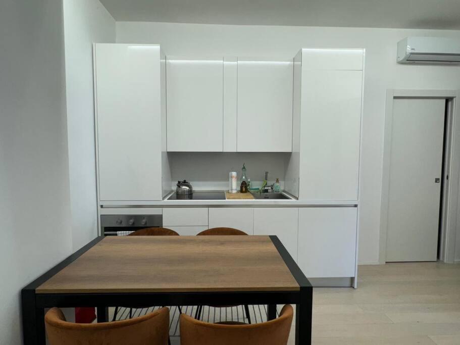 Modern - Walking Distance To Station Apartamento