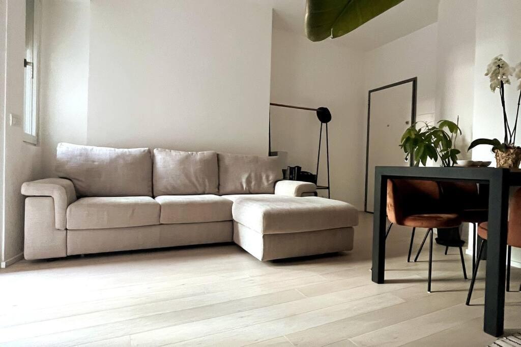 Modern - Walking Distance To Station * Milão