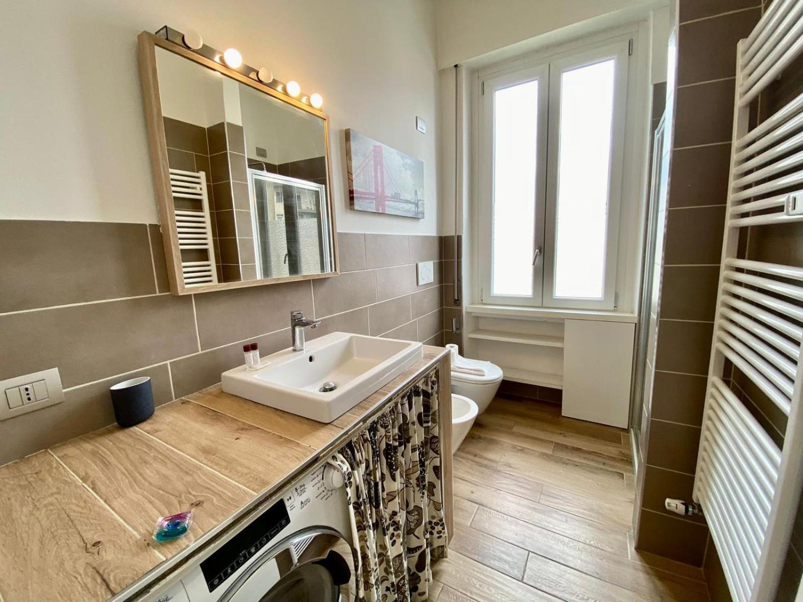 Apartamento Piazzale Susa Bright Flat Con Veranda Milão
