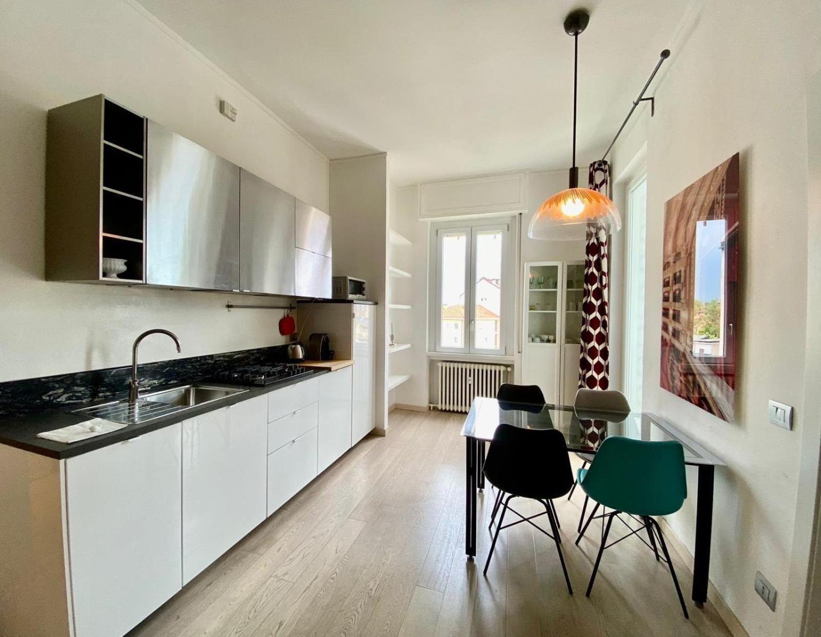 Apartamento Piazzale Susa Bright Flat Con Veranda Milão