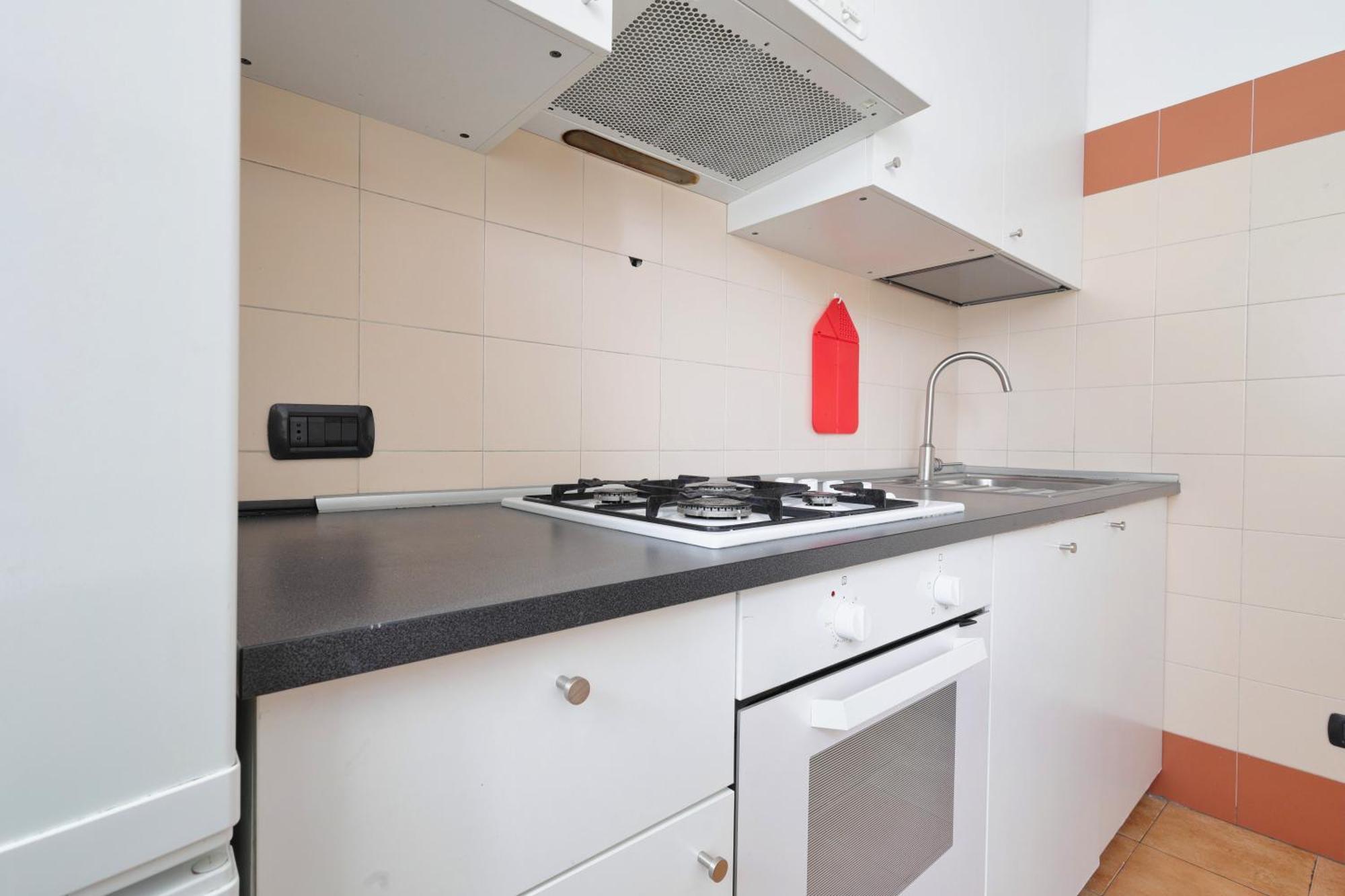 Apartment Joivy Lovely 4-bed Flat With Balcony *