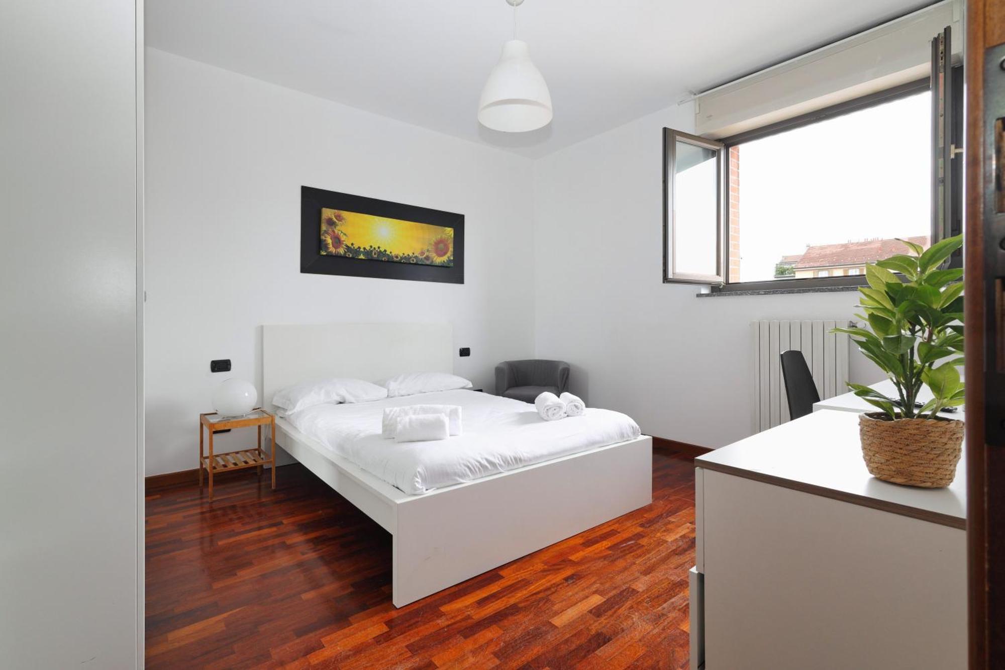Joivy Lovely 4-bed Flat With Balcony Apartment Milan