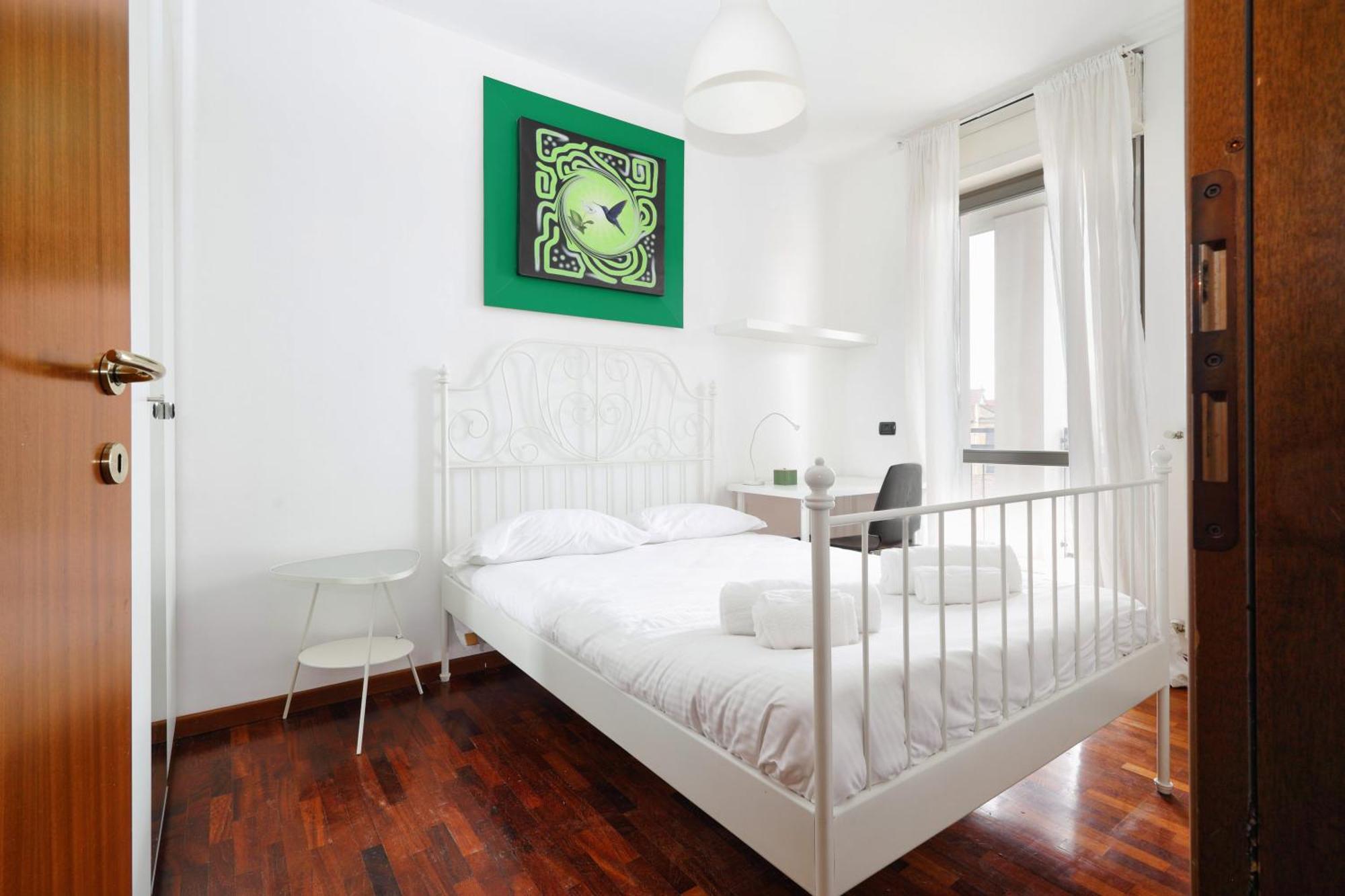 Joivy Lovely 4-bed Flat With Balcony Apartment Milan