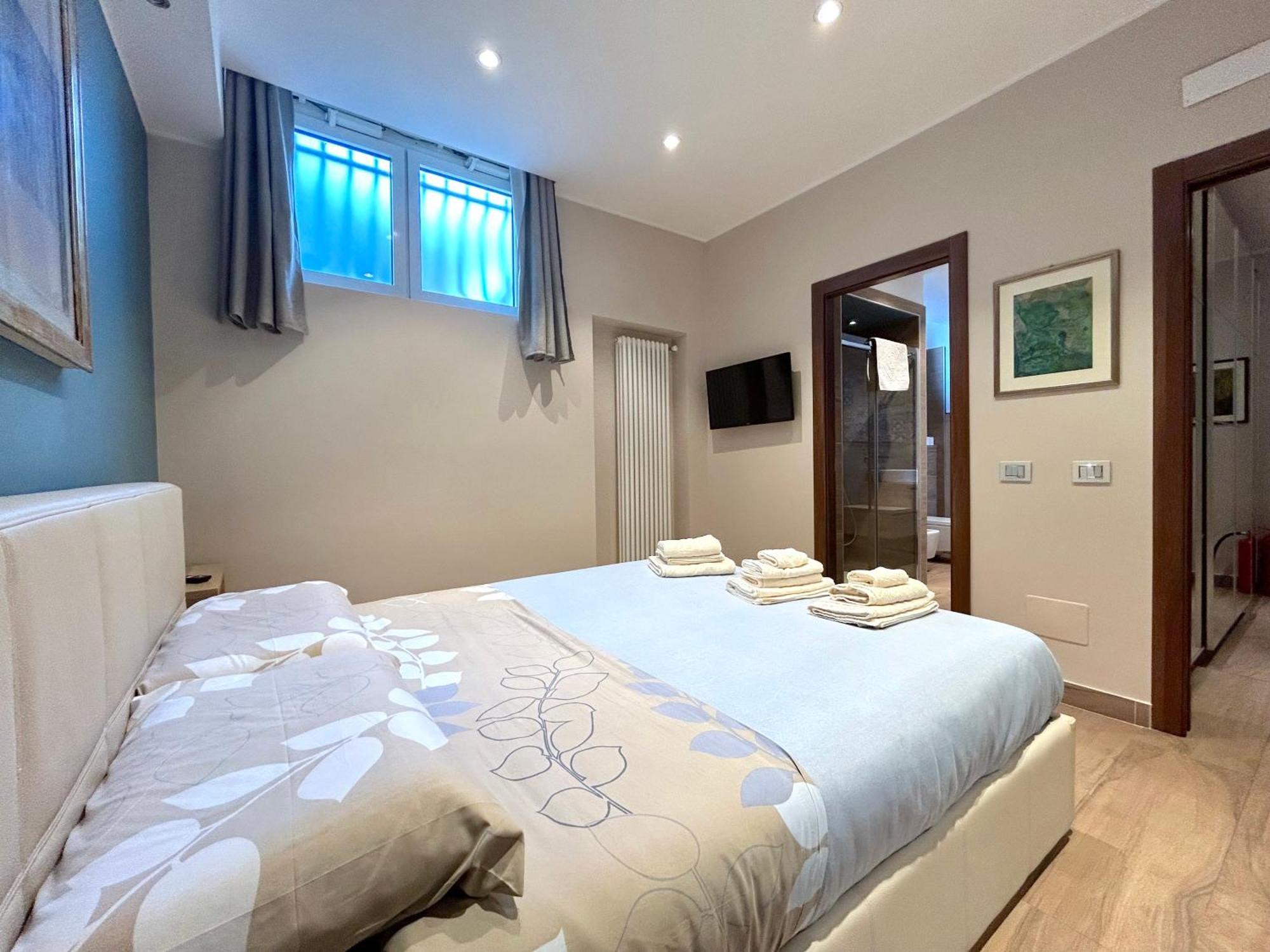 R39 Elegant With Private Parking * Milan