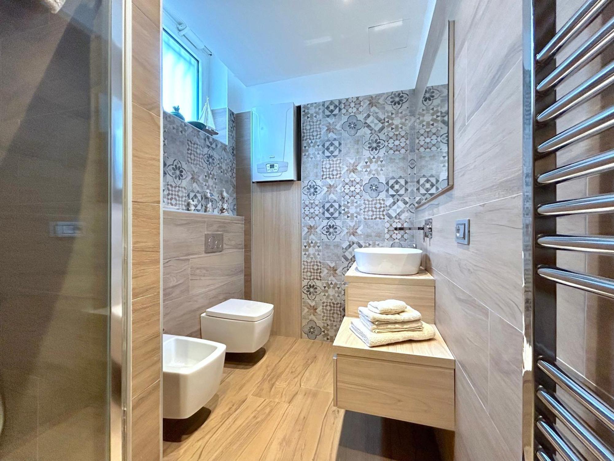 R39 Elegant With Private Parking Apartment *