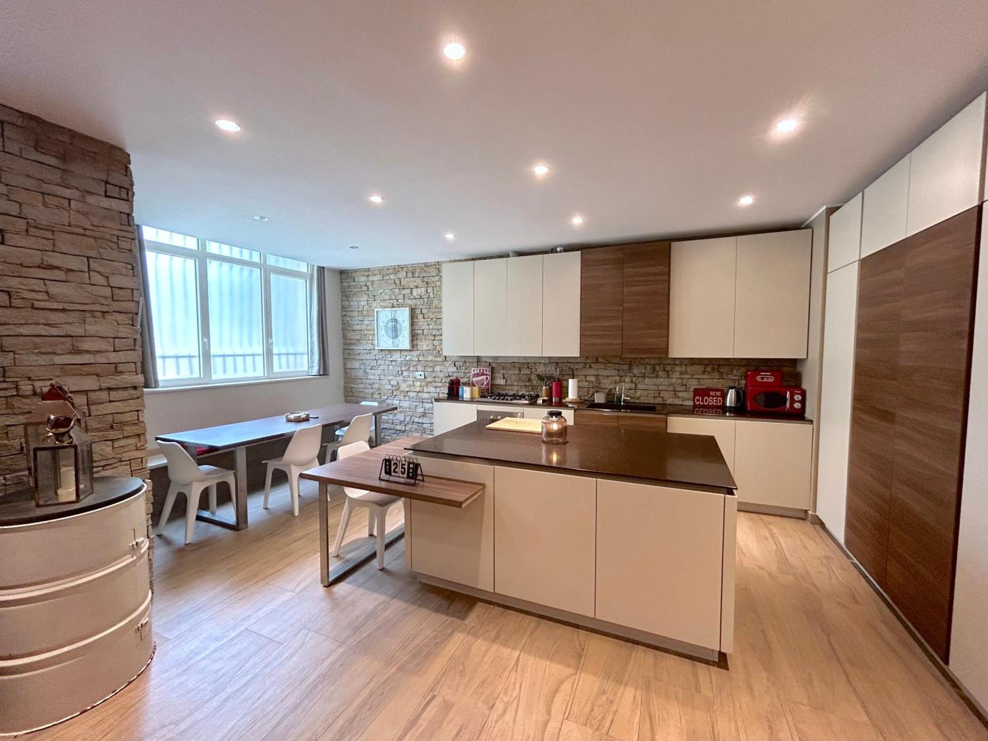 R39 Elegant With Private Parking Apartment Milan