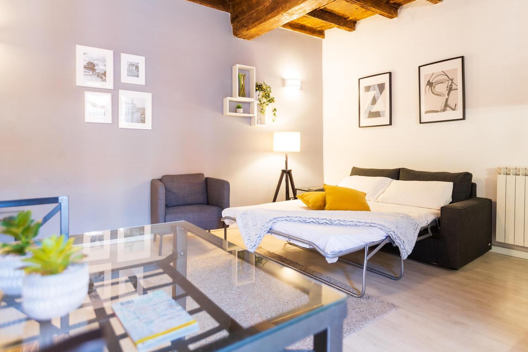 Apartment - Alzaia Naviglio Grande Milan