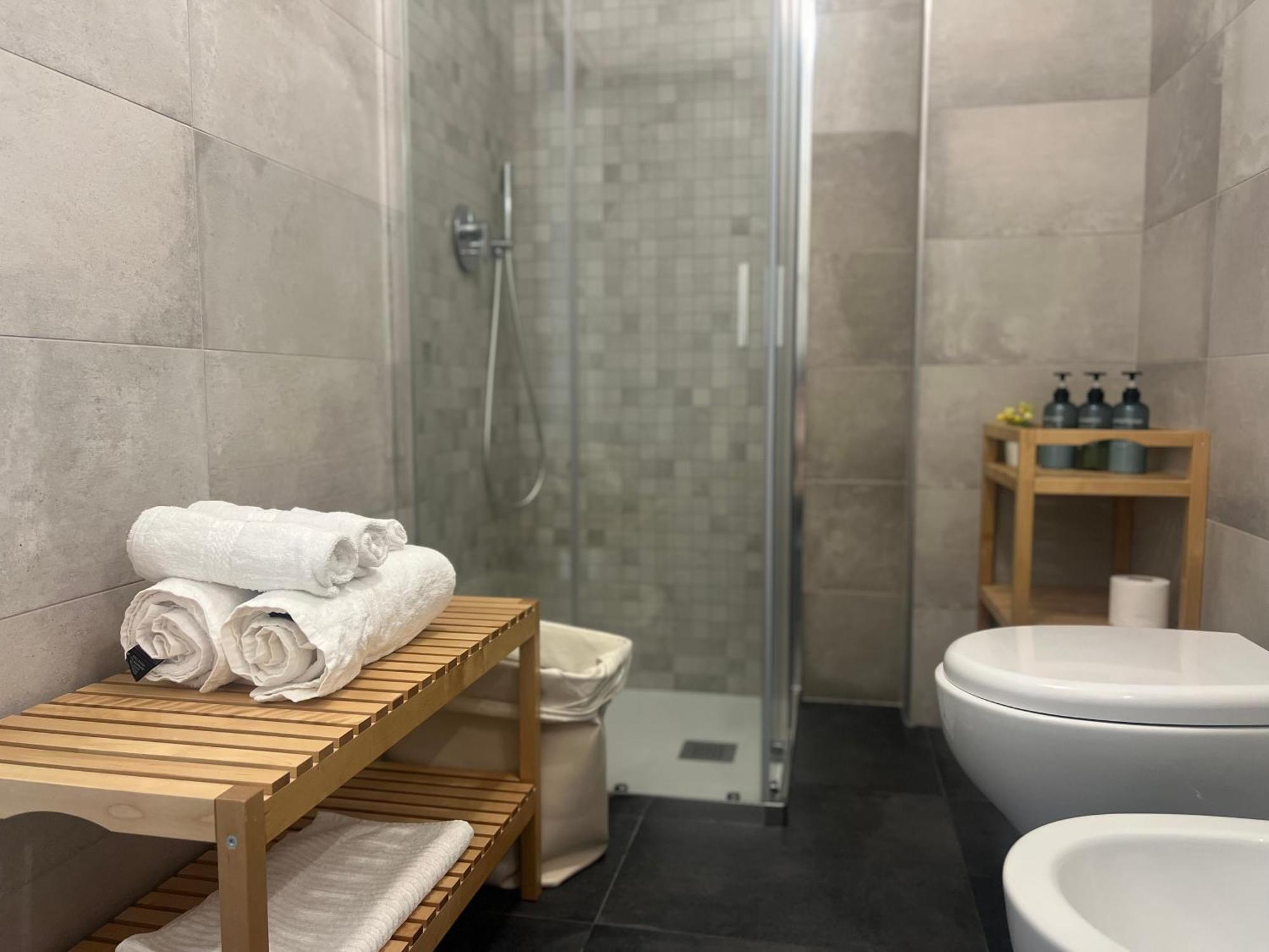Regina In Melegnano - Wifi, Breakfast Box And Terrace * Milan