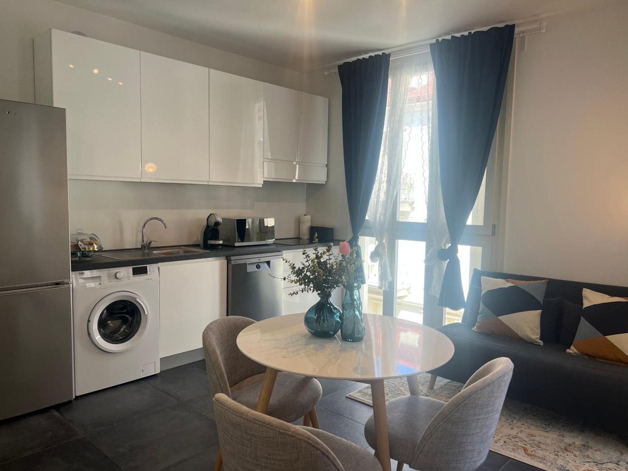 Regina In Melegnano - Wifi, Breakfast Box And Terrace *