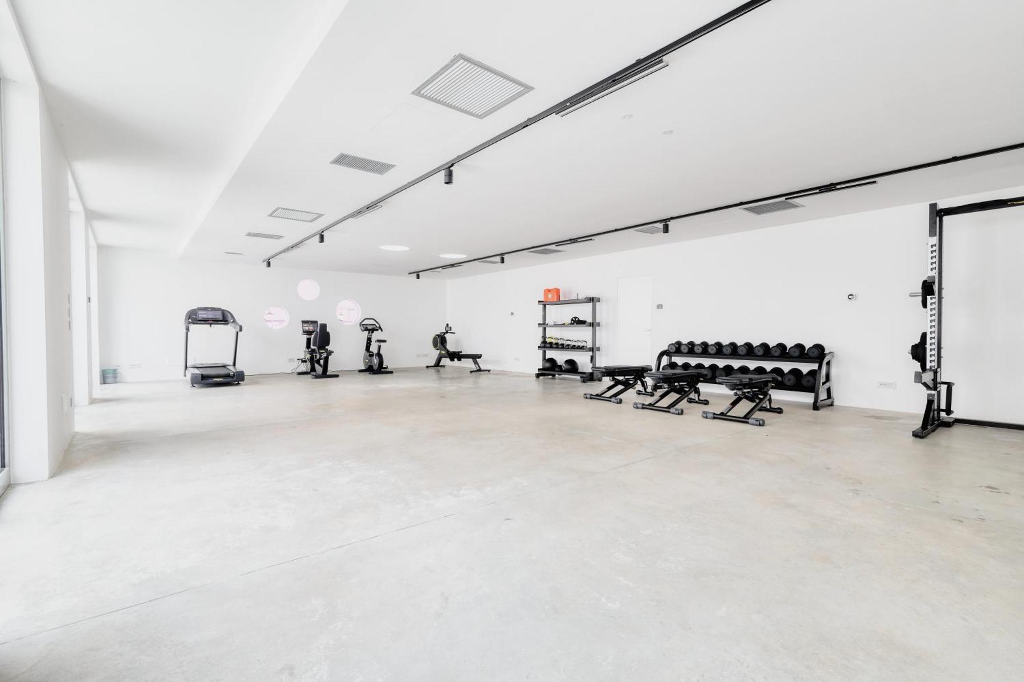Apartment Just Urban Stays - Boutique Apartment With Parking And Gym