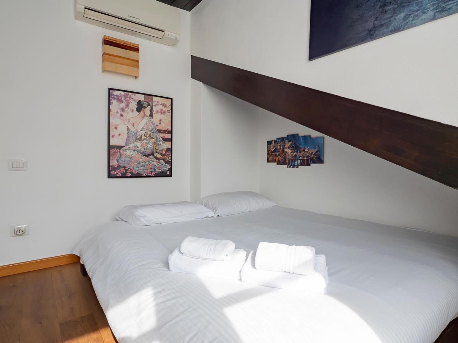 Xenia - Penthouse In Porta Venezia Apartment
