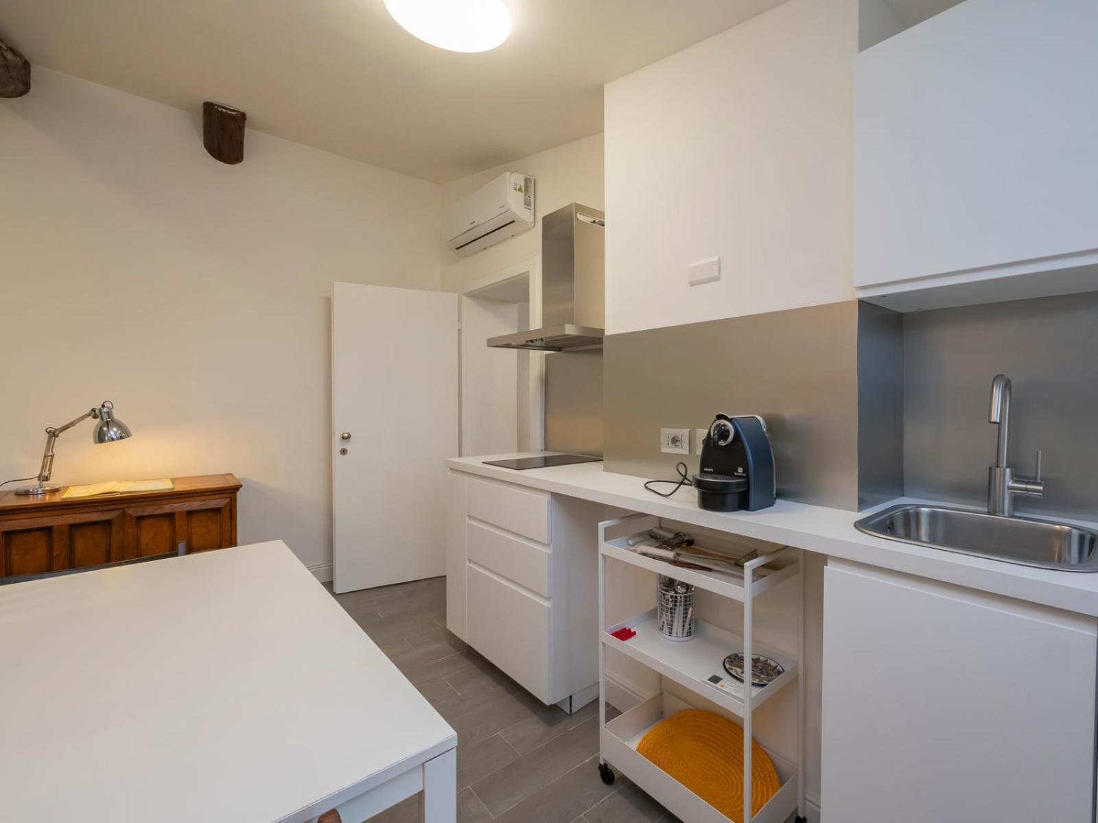 Xenia - Elegant Penthouse In Fiera Area *