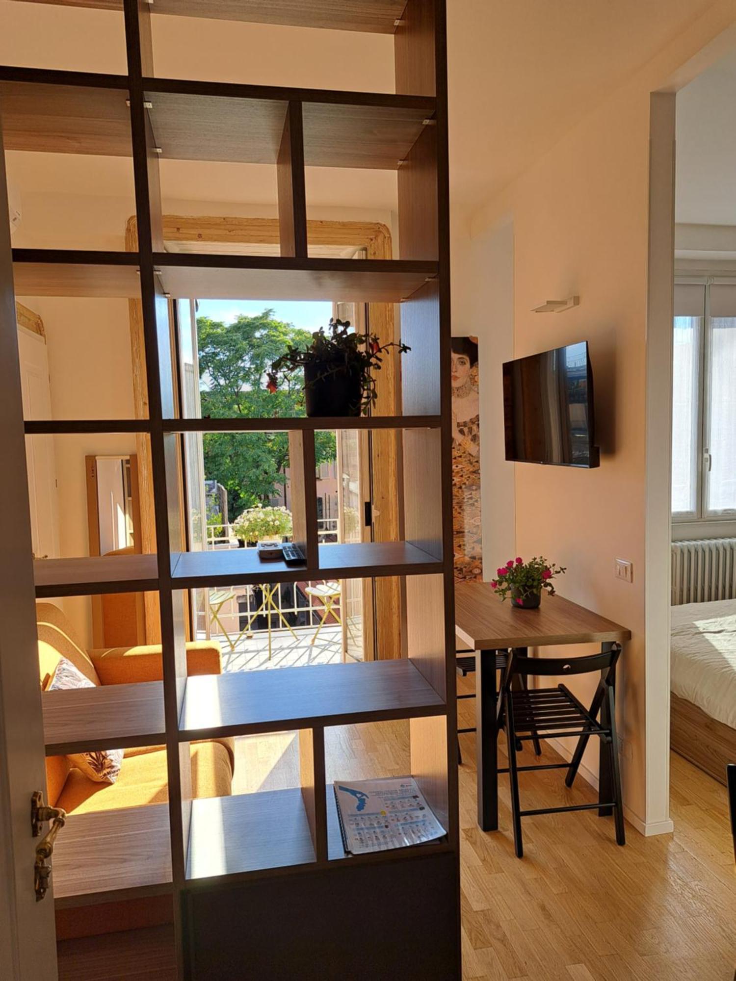 Adele In Darsena Apartment Milan