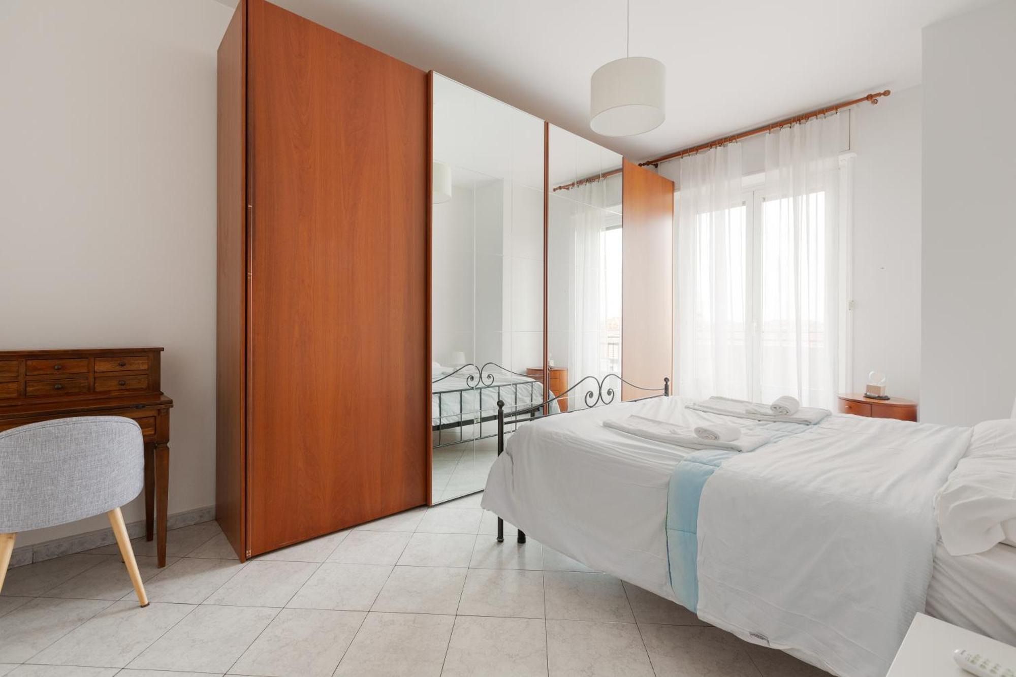 Piazzale Brescia- Cosy With Balcony Milan