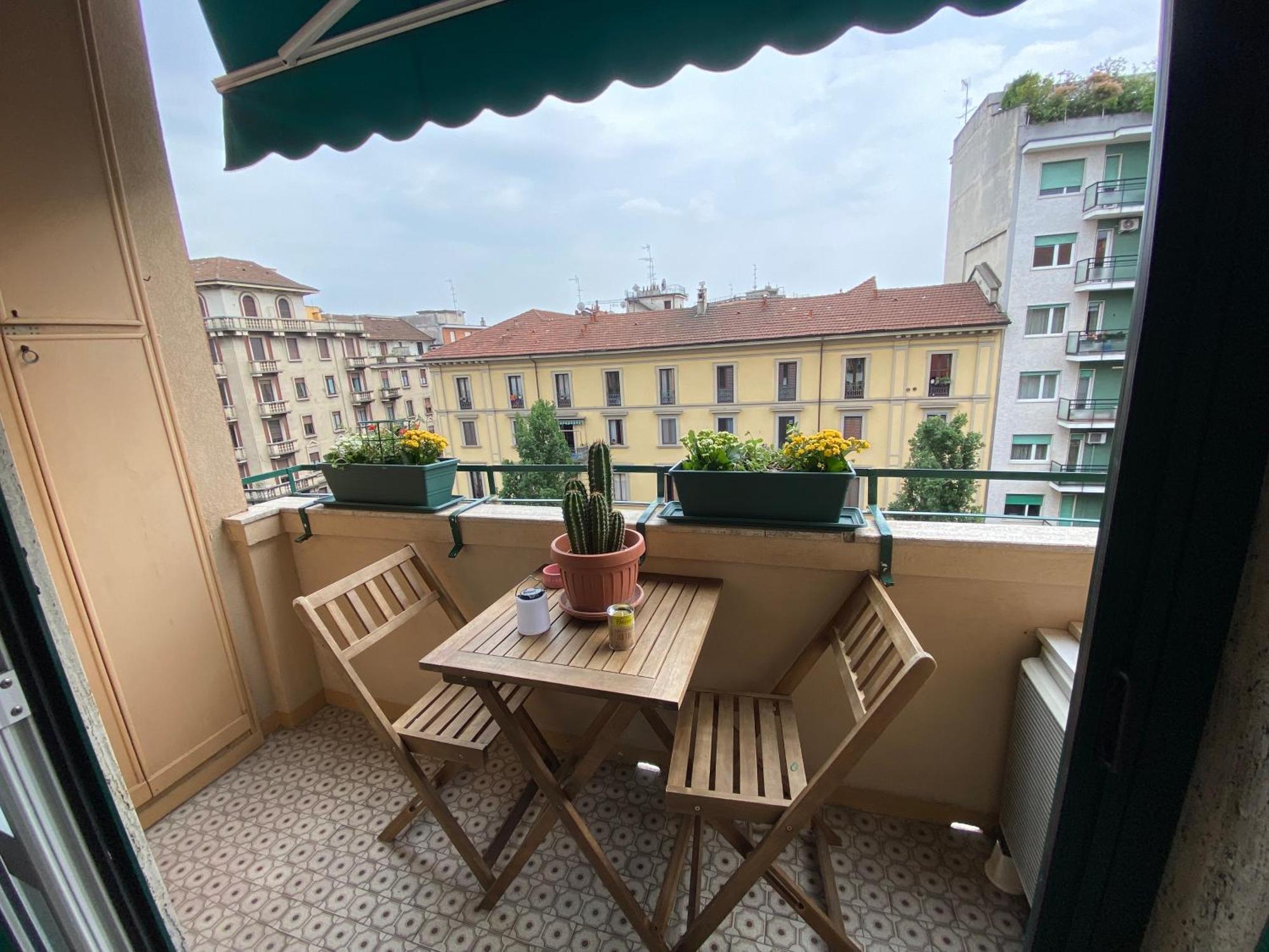 Apartment Daniela's Spazioso Ai Navigli Milan